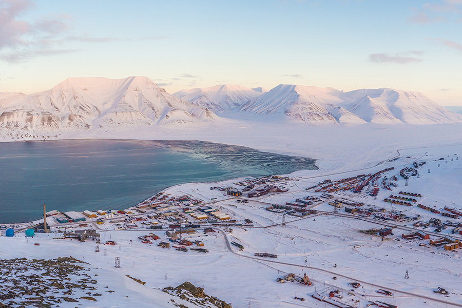 Islands of People & Polar Bears 3